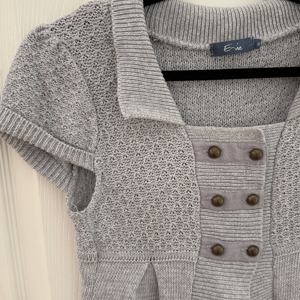 E-Vie (UK brand) Gray Short Sleeve Knit Cardigan size 8 (UK size) - Picture 4 of 8